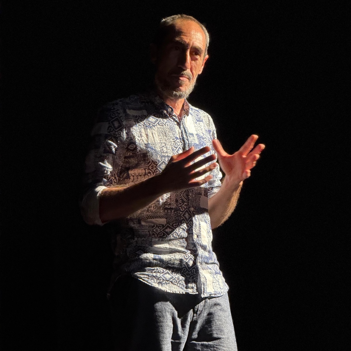 Marco Vignone durante una pratica scenica